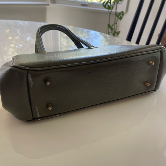 Beautiful Vintage Olive Green Leather Handbag - Picture 6 of 7